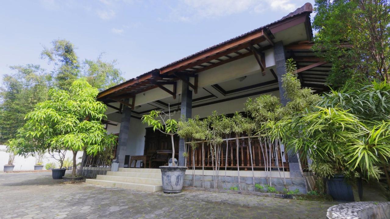 Alista Hotel Bondowoso Ngoại thất bức ảnh